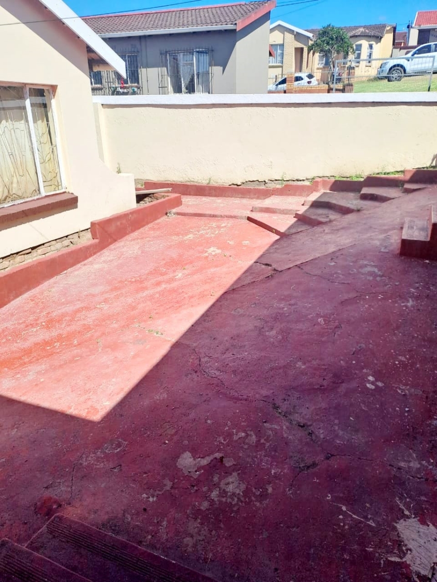 5 Bedroom Property for Sale in Mdantsane Nu 17 Eastern Cape